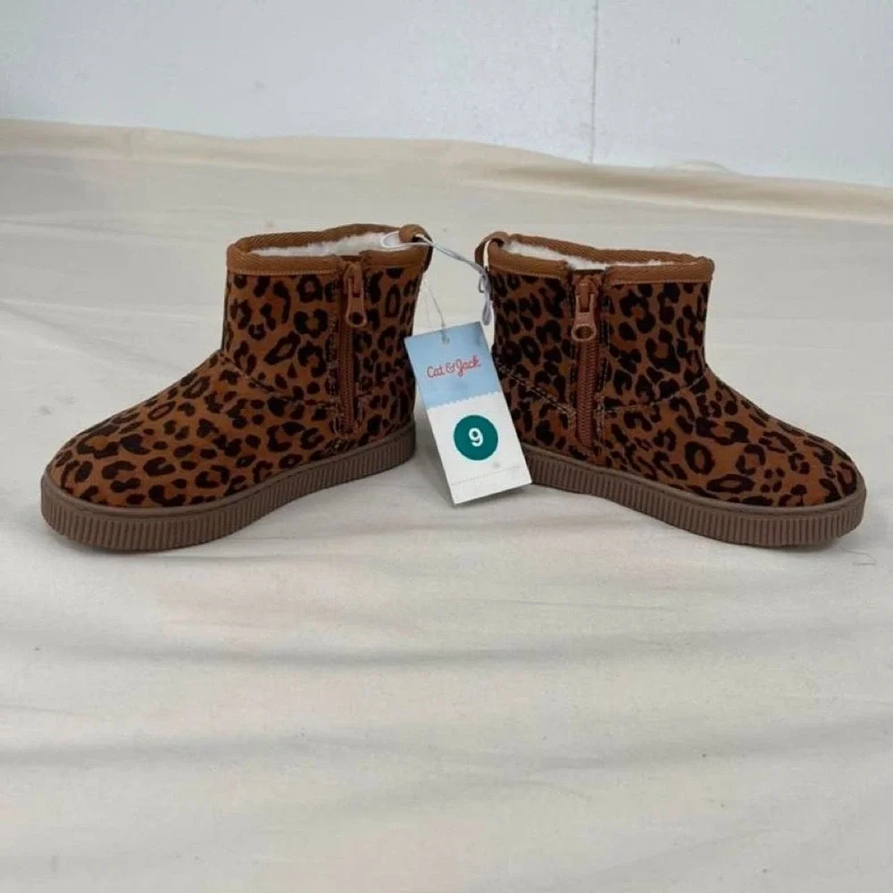 Cosmic Crisp leopard print boots‎